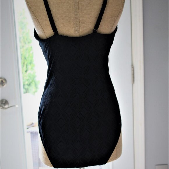 Catalina Women's Black One Piece Swimsuit 2X (18W-20W) - Picture 5 of 8